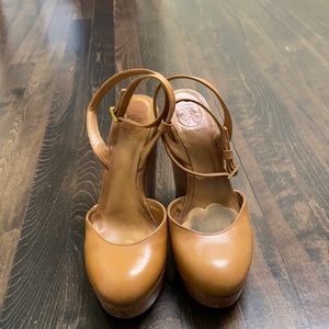 Tory Burch 4 1/2 inch wedge platform sandals s